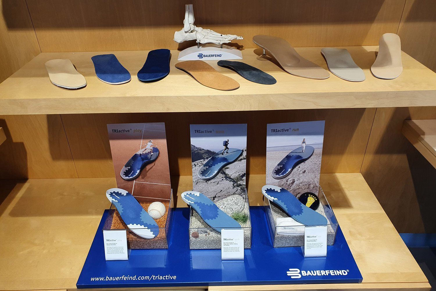 Verschiedene Schuheinlagen in der orthopädischen Schuhtechnik im ALBERTUS ZENTRUM