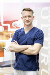 Dr. Julian Welle, Zahnarzt