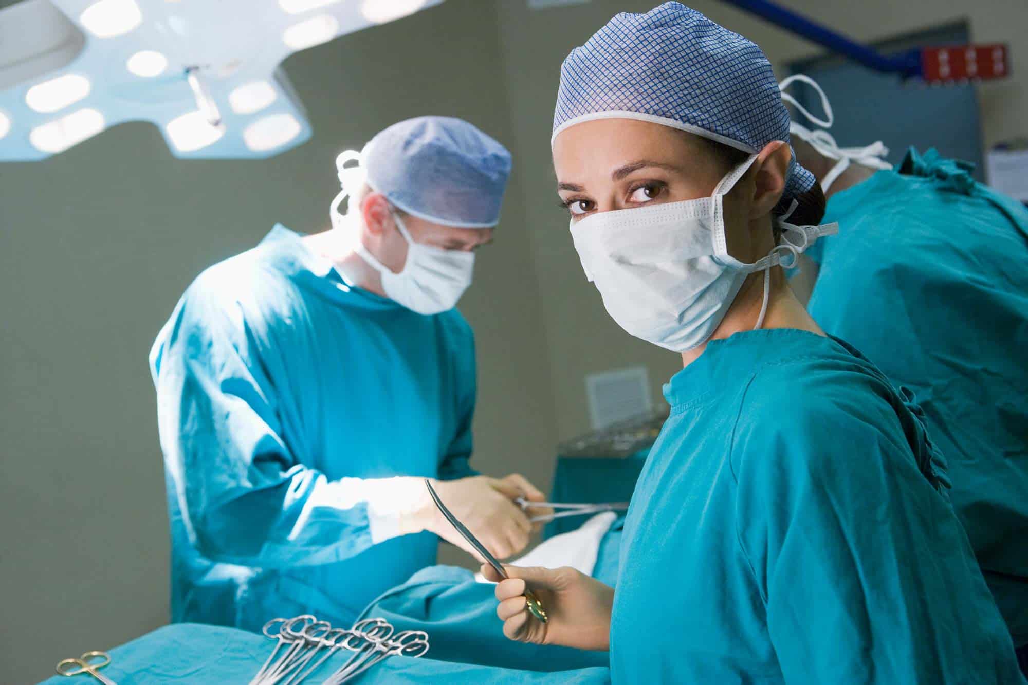 Ambulante Operationen durch erfahrenes OP-Team in moderner orthopädischer Praxis