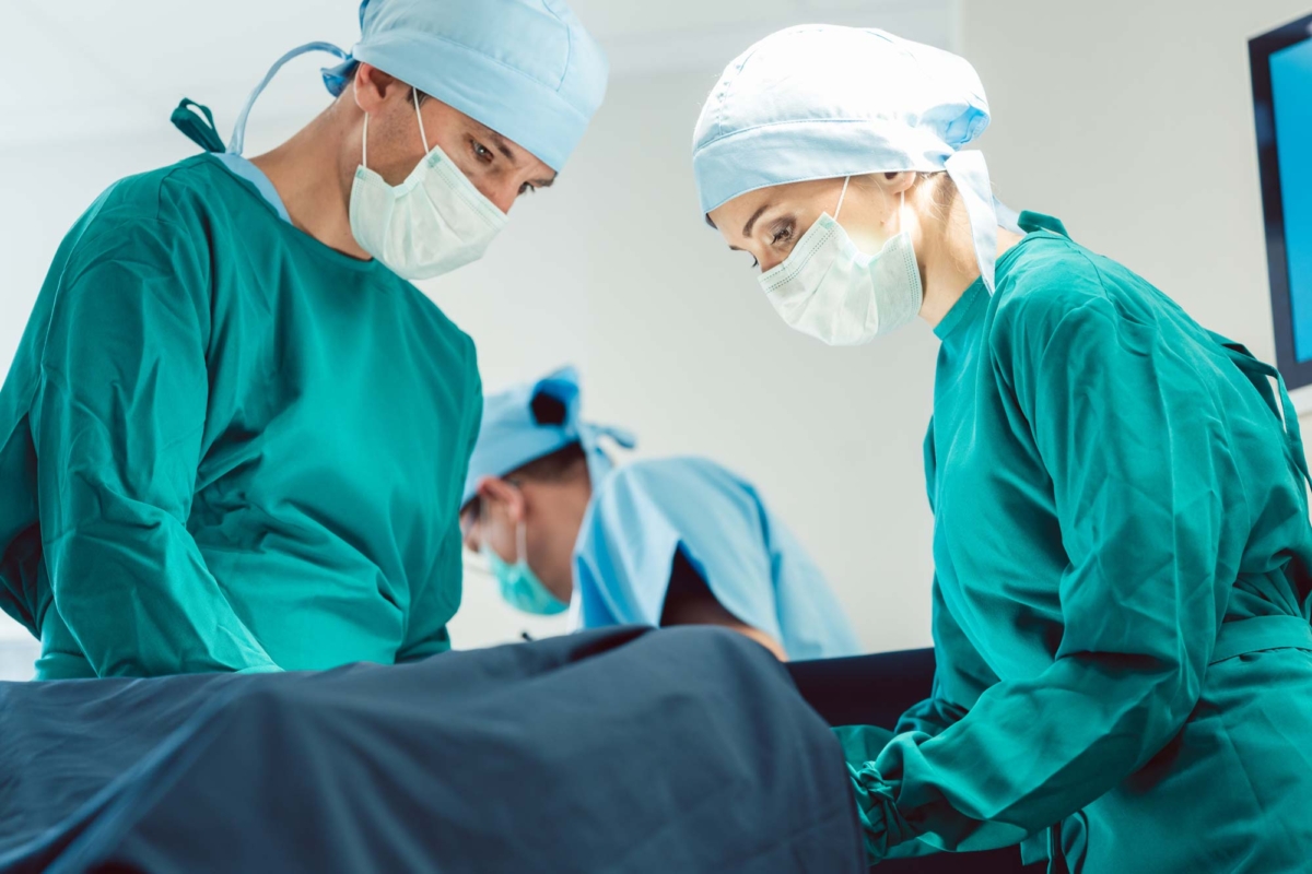 Operative Therapie in der Orthopädie – Fachärzte im modernen OP-Bereich